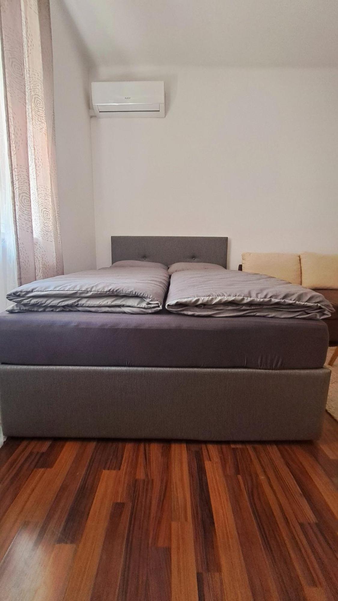 Apartma Johnny Apartment, Public Parking Nearby *